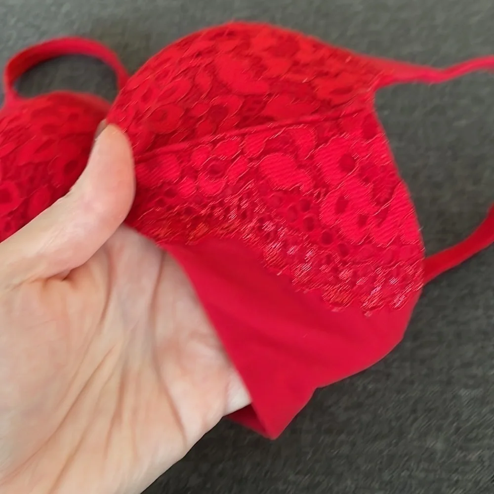 Victoria’s Secret sz 34 D lined perfect coverage red lace bra underwire WL71